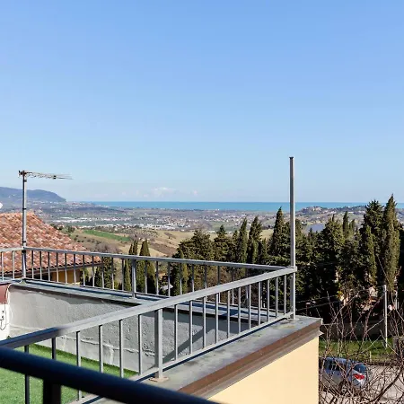 Modern In Near Palazzo Venieri Apartment Recanati
